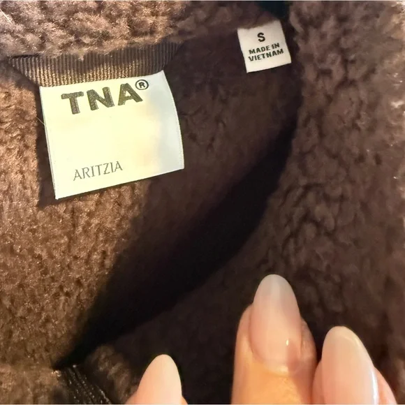 Aritzia Polartec Thermal Pro Mockneck Crop Zip Up Rich Mocha Brown - Picture 6 of 6